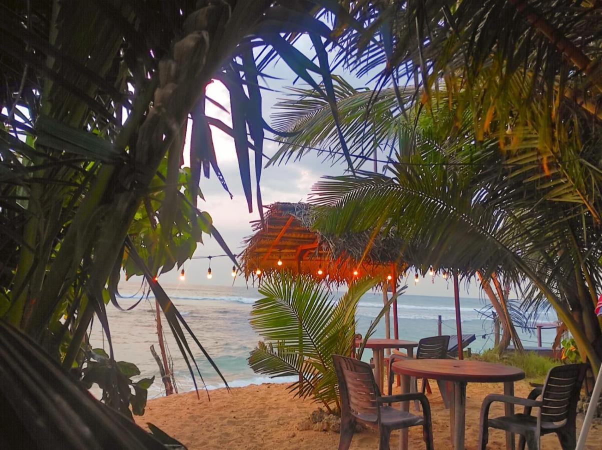 Blue Corals Beach Bungalow Matara Kültér fotó