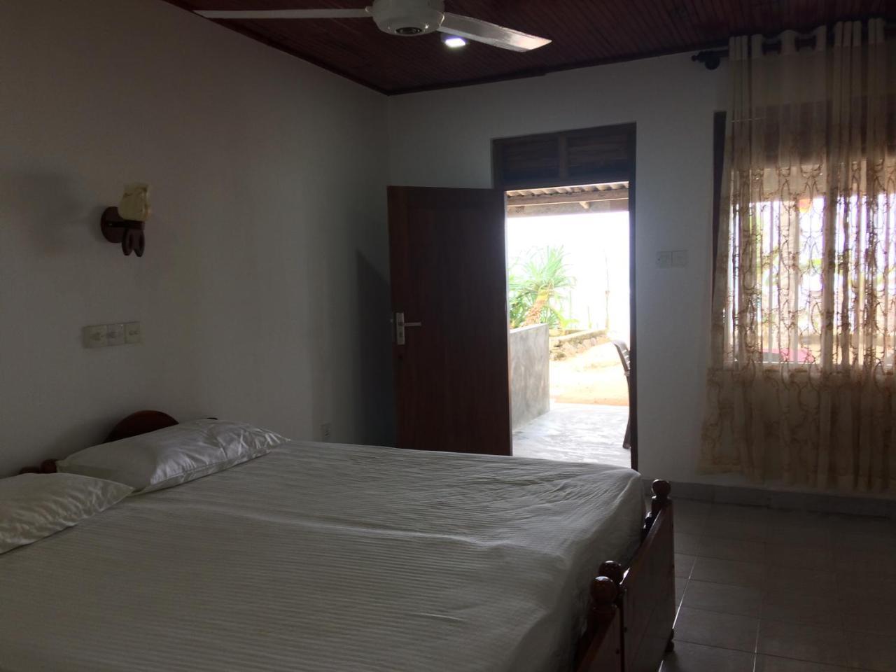 Blue Corals Beach Bungalow Matara Kültér fotó
